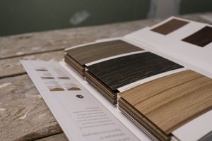Hoeveel weegt een PVC plaat? Gewicht per m² per dikte en soort