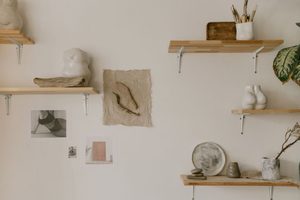 Houten wandplank: de trend die blijft, en waarom maatwerk het verschil maakt